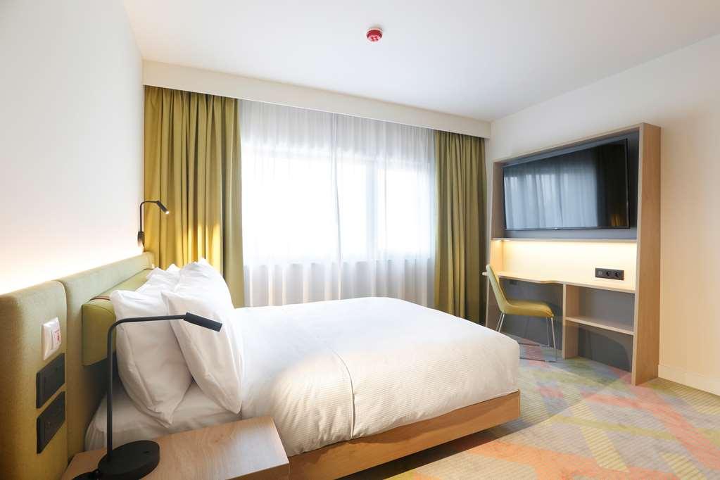 Hampton By Hilton Krakow Airport Otel Balice Oda fotoğraf